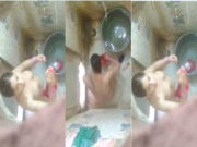 Sexy Desi Girl Bathing